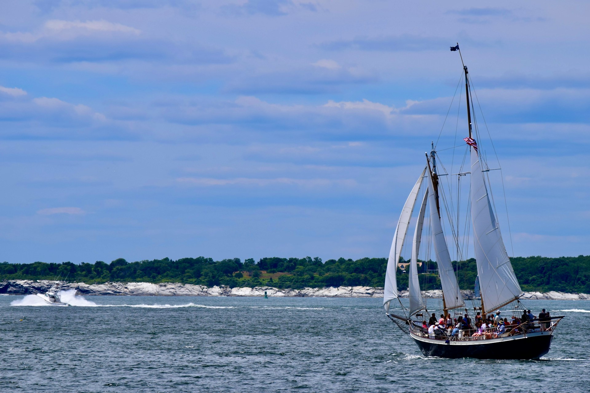 Sailboat tour in Newport harbor with passengers